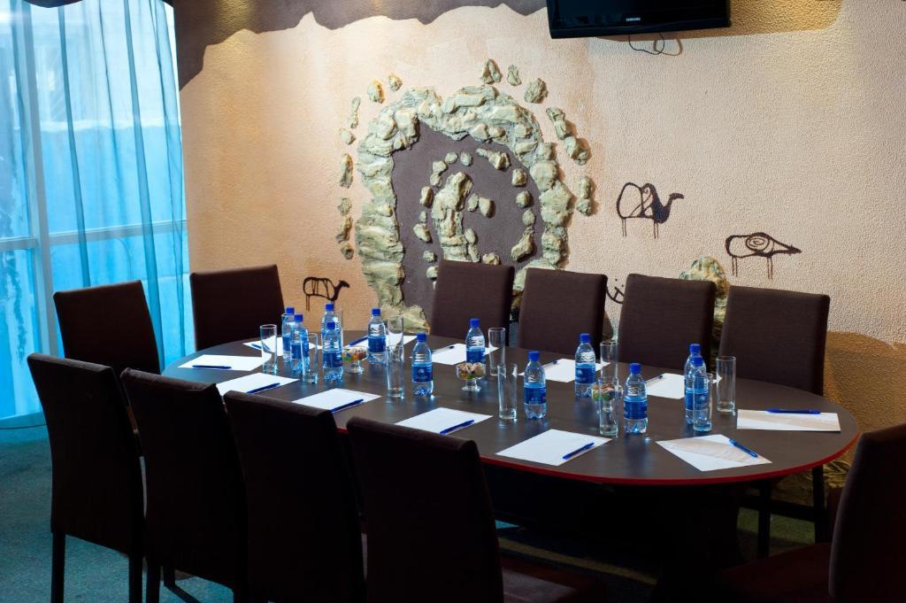 Artastana Hotel Екстериор снимка
