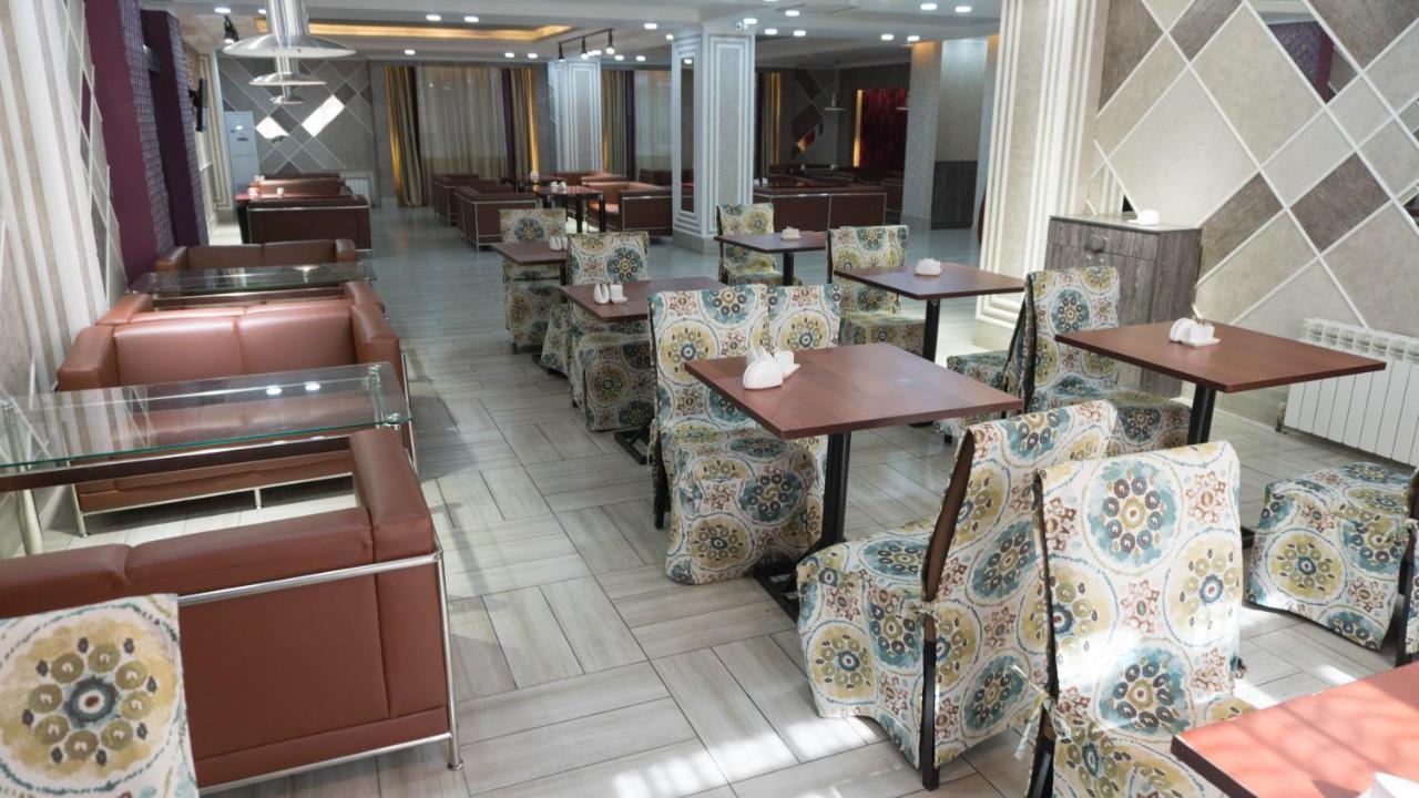 Artastana Hotel Екстериор снимка