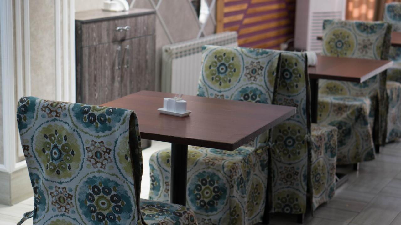 Artastana Hotel Екстериор снимка