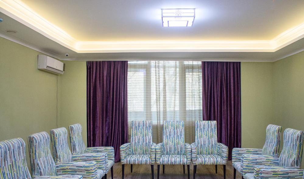 Artastana Hotel Екстериор снимка